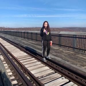 Meet your Posher, Jenni